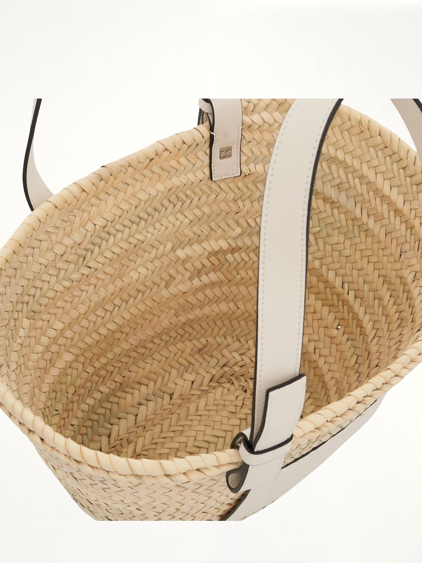 Medium Palm Leaf and Calfskin Basket Bag in Natural/White