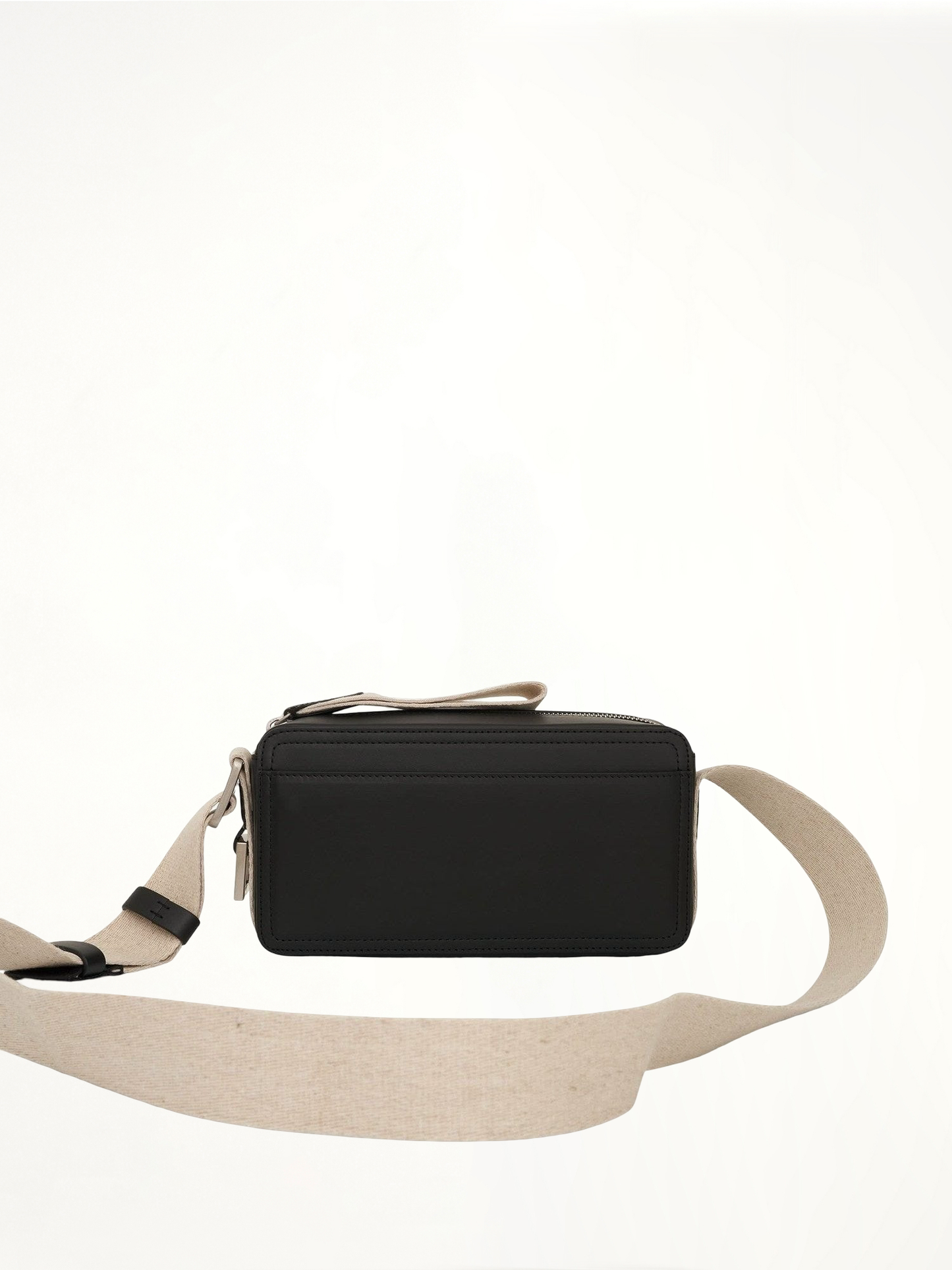 Le Cuerda Horizontal Leather Bag in Black