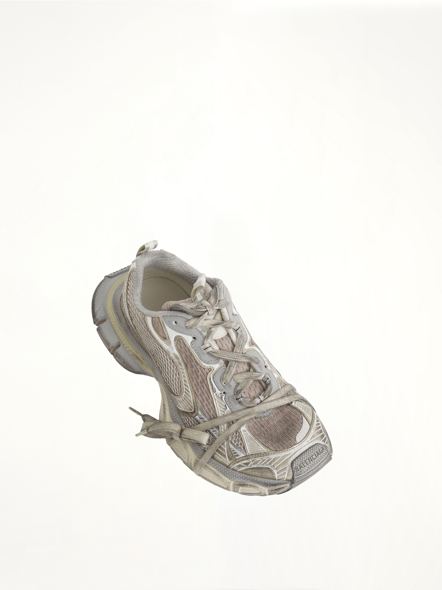 3XL Sneaker in Eggshell