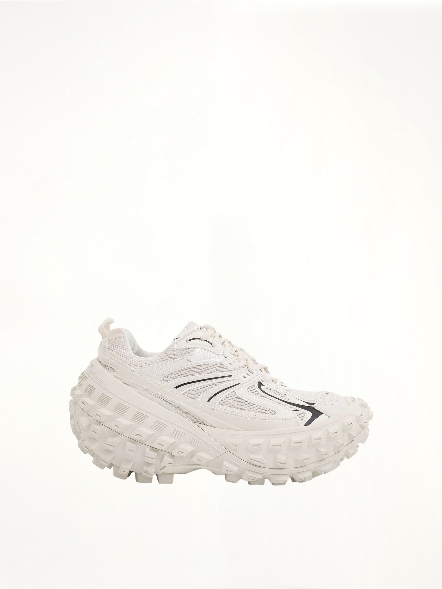 Bouncer Sneaker in Eggshell