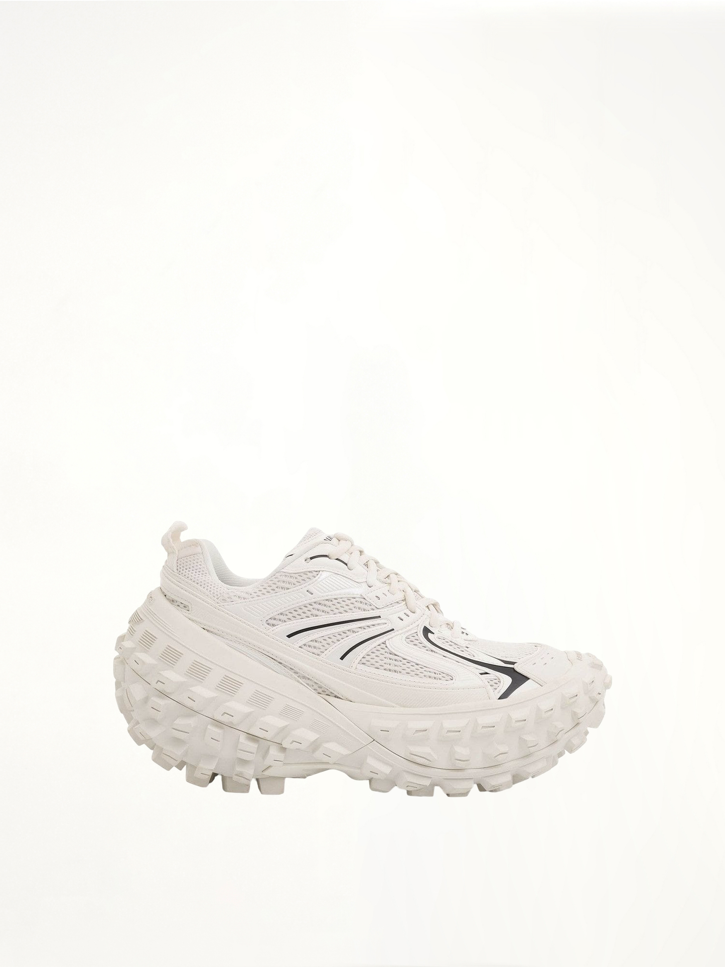 Bouncer Sneaker in Eggshell