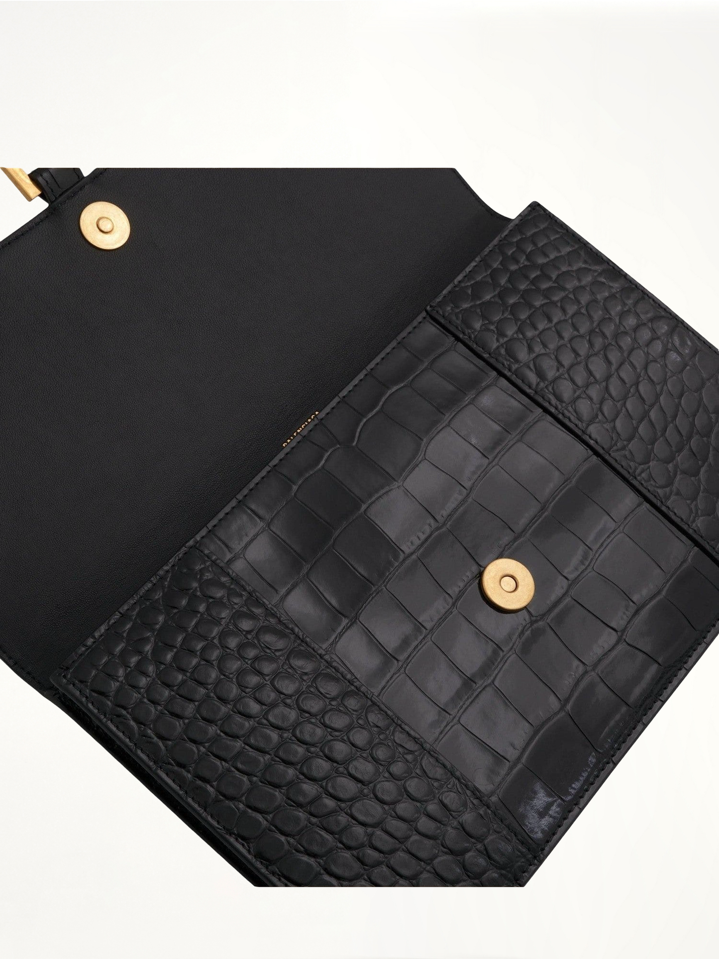 Hourglass Flat Pouch With Flap in Black