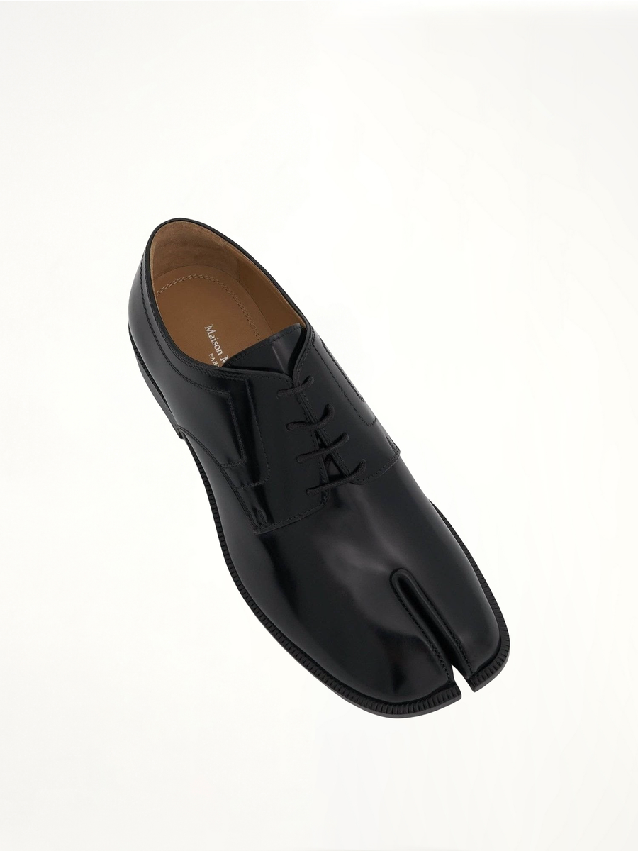 Tabi Lace-ups Stitch Shoes in Black Back View | MAISON MARGIELA