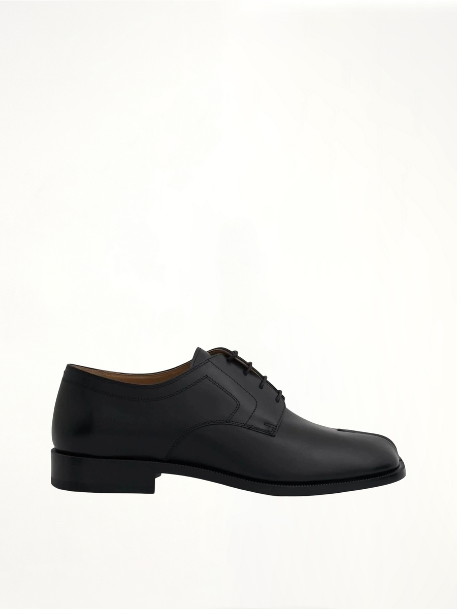 Tabi Lace-Ups Derbies Shoes in Black Side View | MAISON MARGIELA