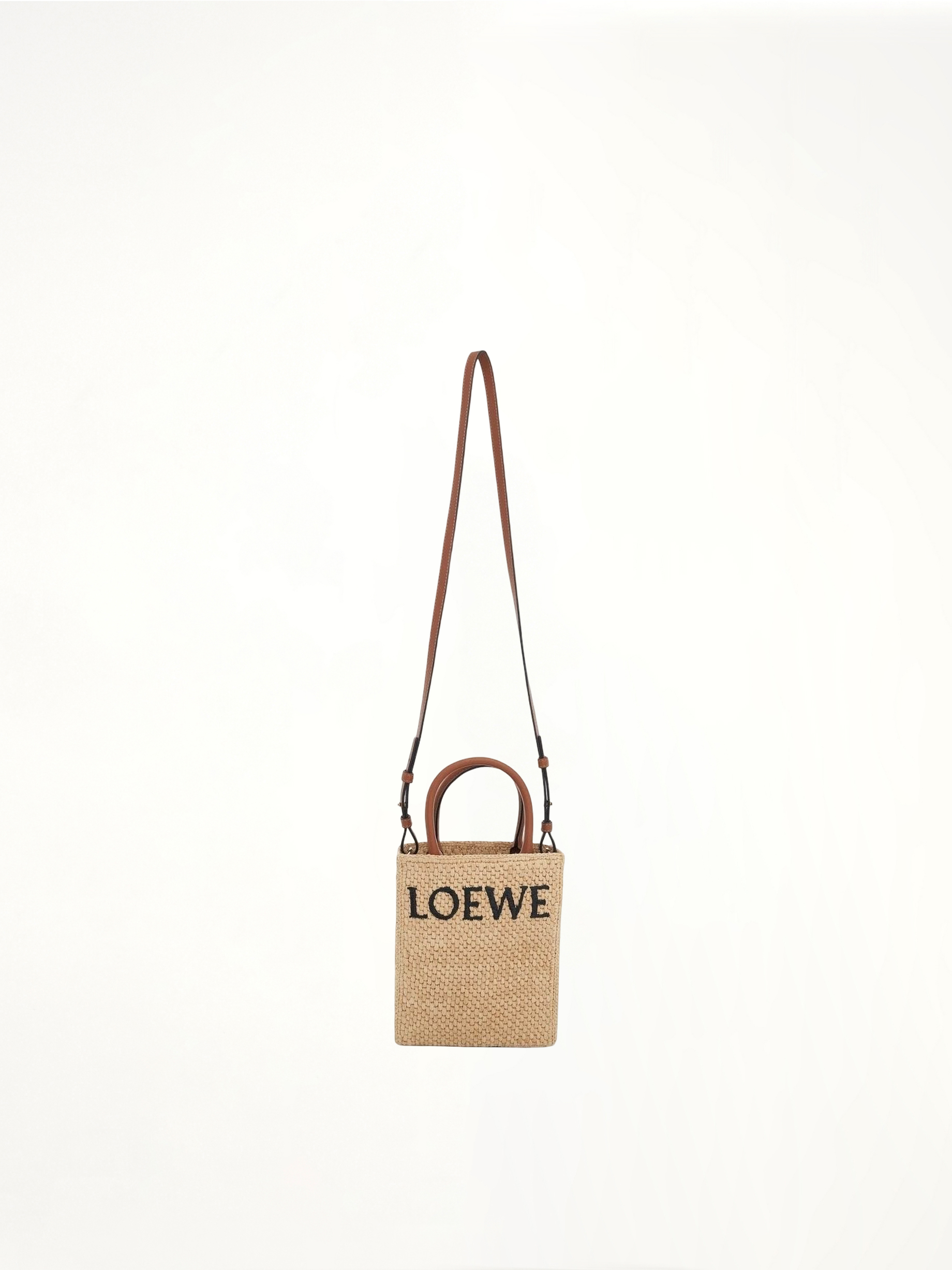 天然色/黑色拉菲草标准A5托特包