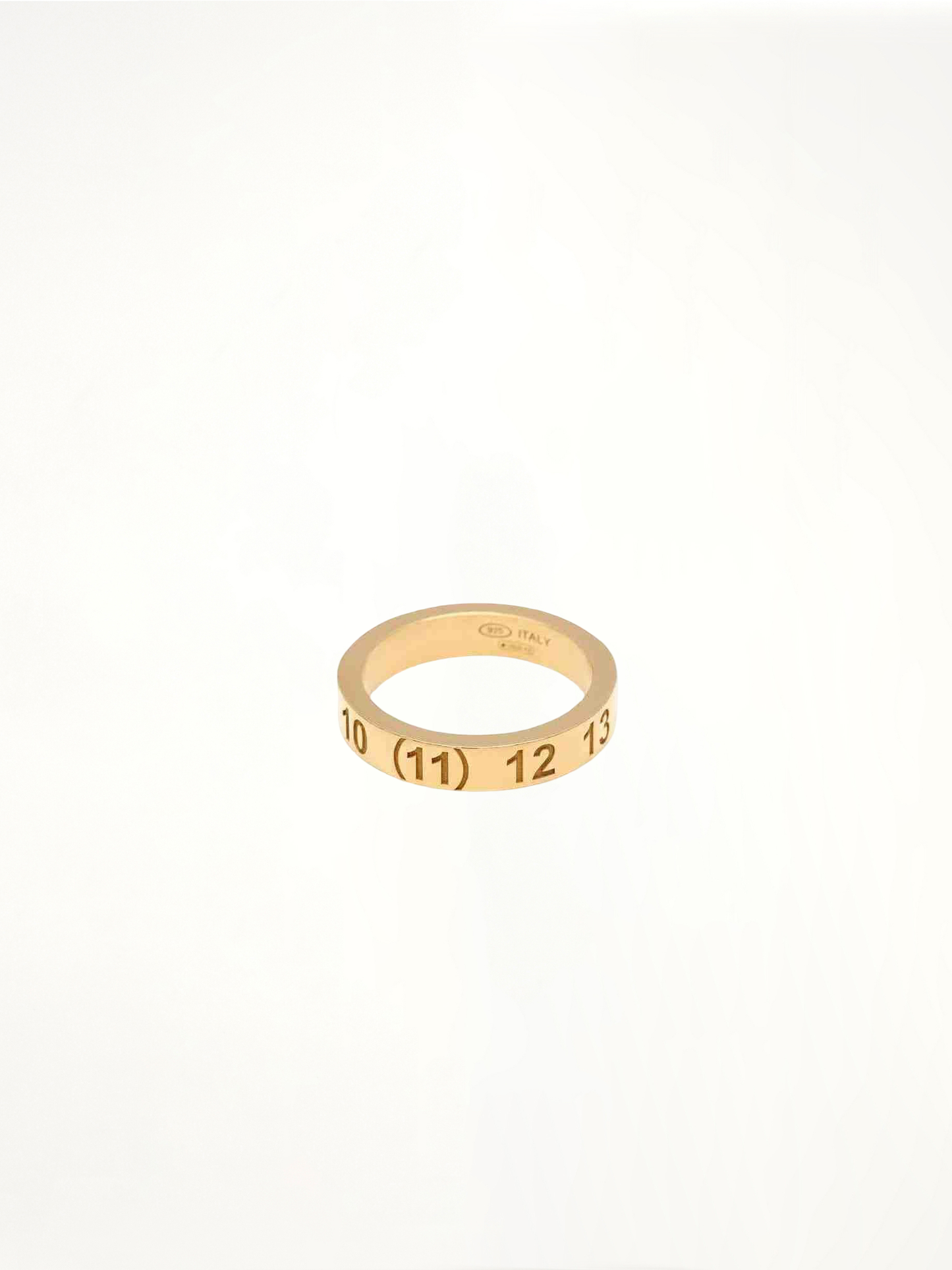 Numerical 6.5mm Ring in Yellow Gold