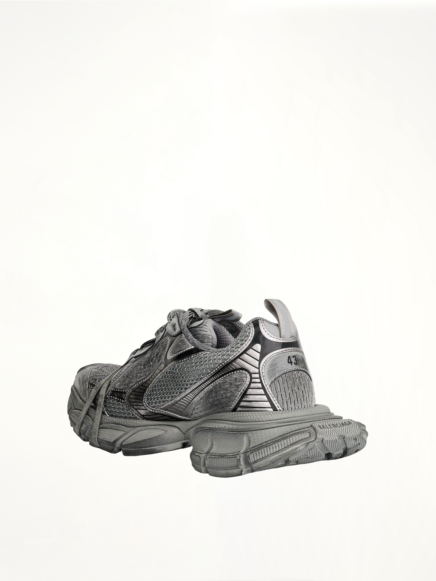 3XL Sneaker in Grey/Black