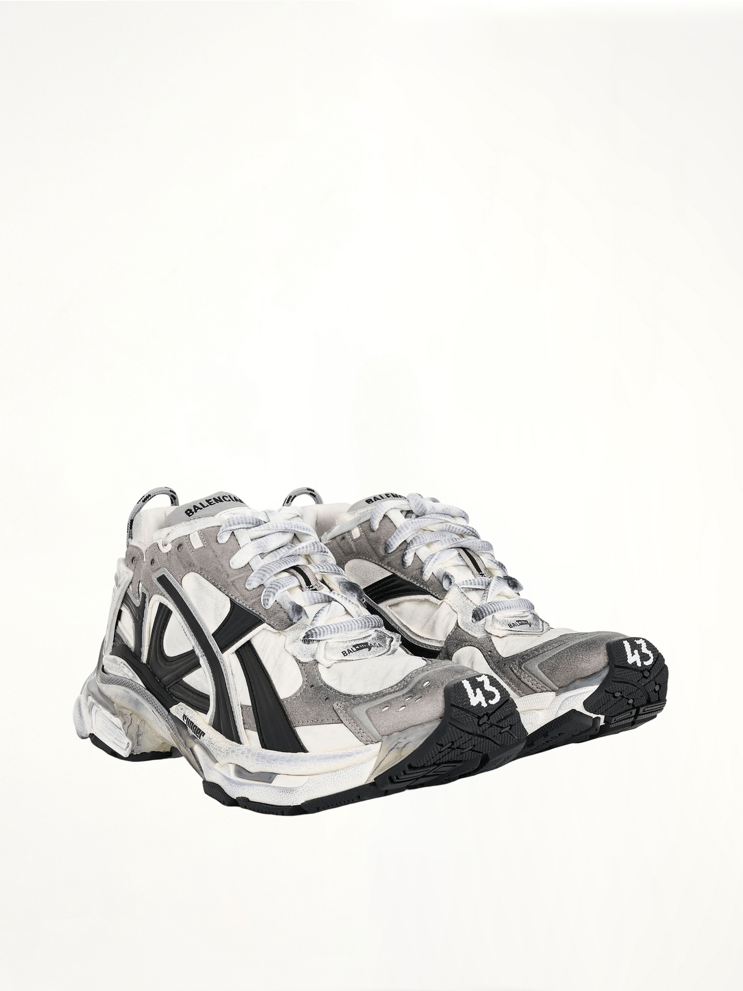 Runner Sneakers in Grey/White/Black