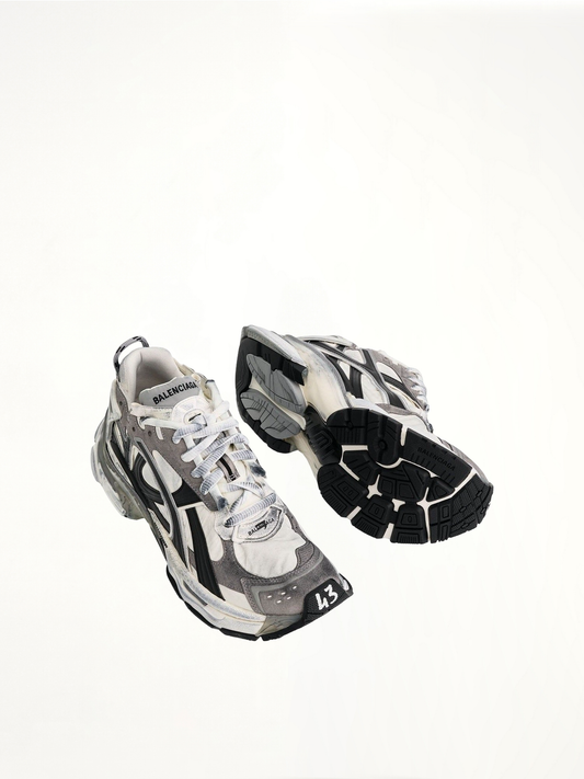 Runner Sneakers in Grey/White/Black