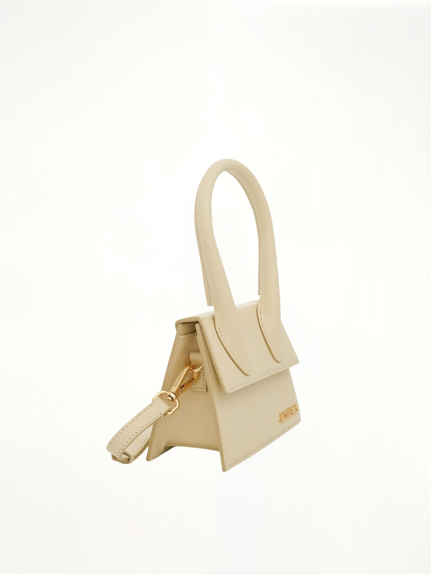 Le Chiquito Moyen Leather Bag in Ivory