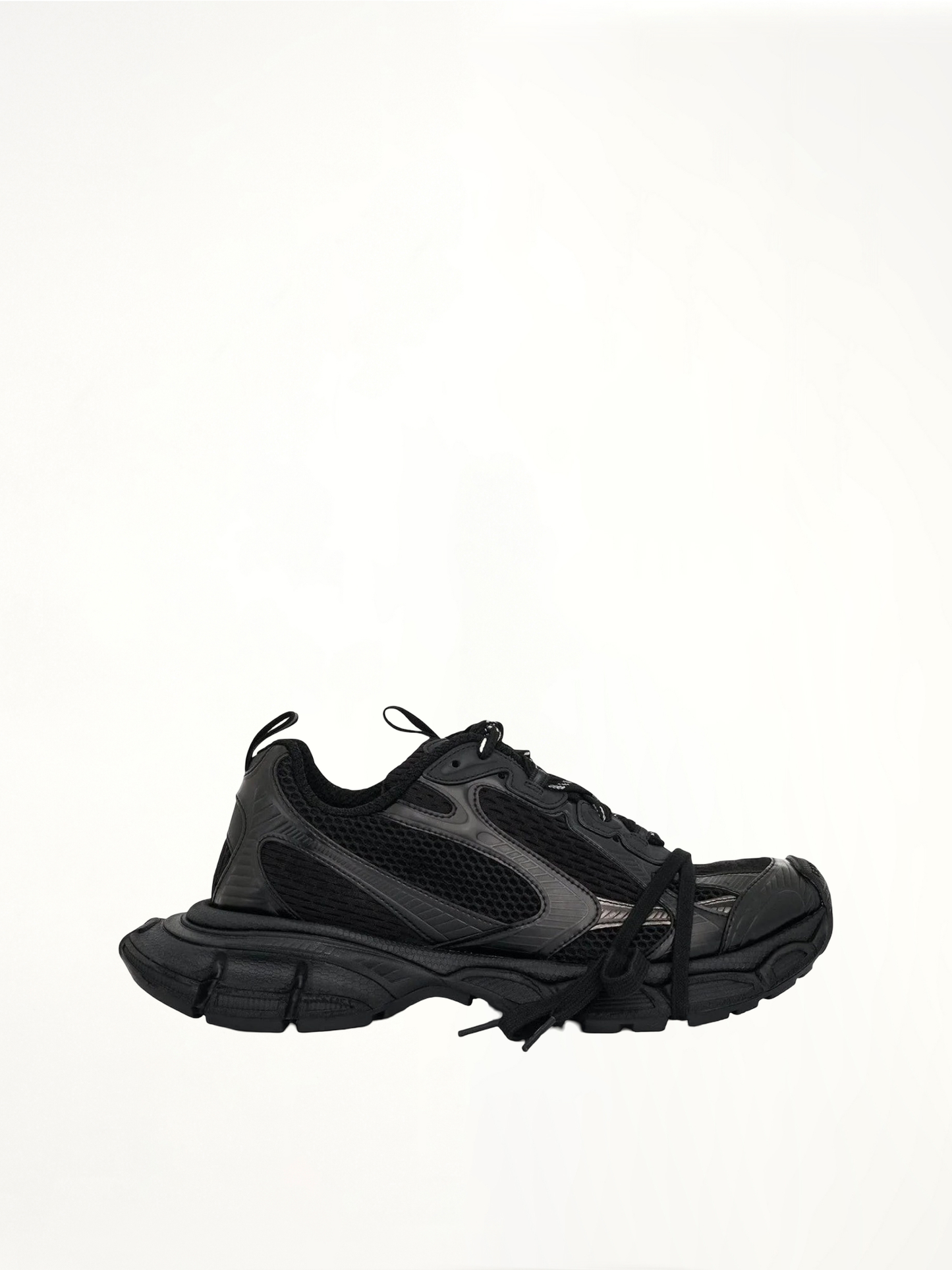 3XL Sneaker in Black