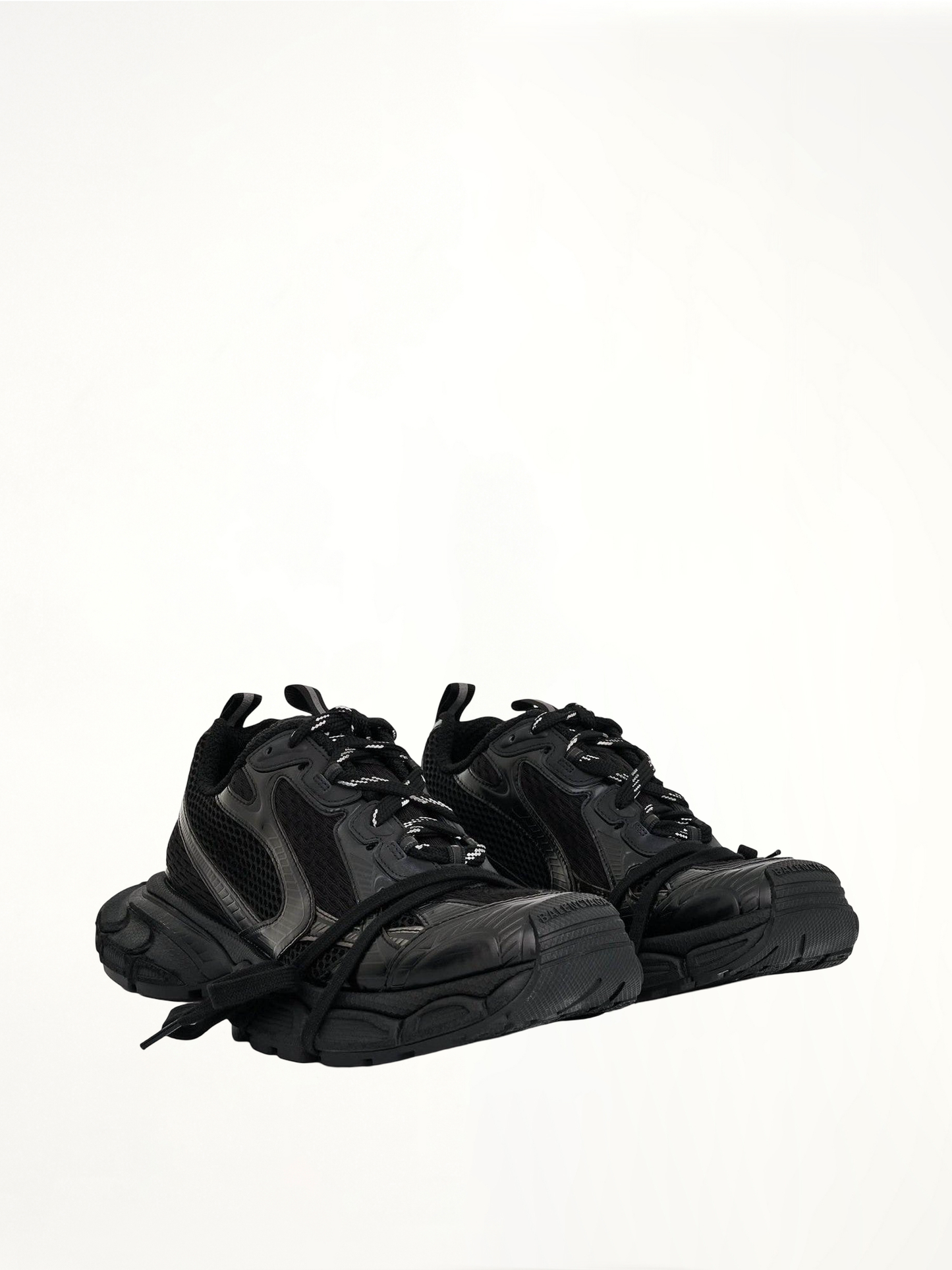 3XL Sneaker in Black