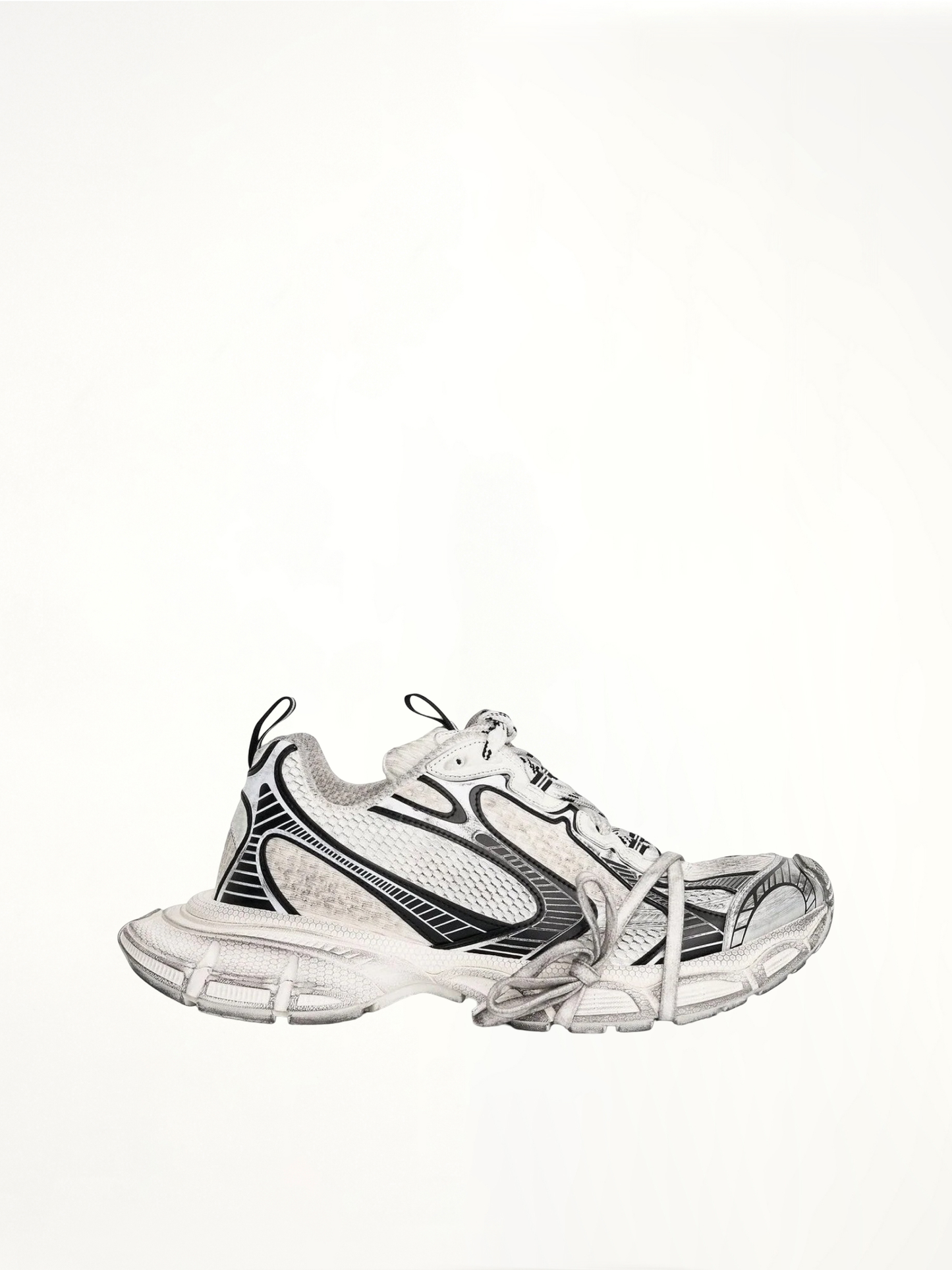 3XL Sneaker in White/Black