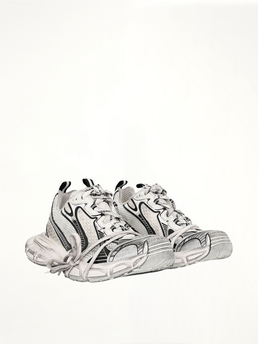 3XL Sneaker in White/Black Front View | BALENCIAGA