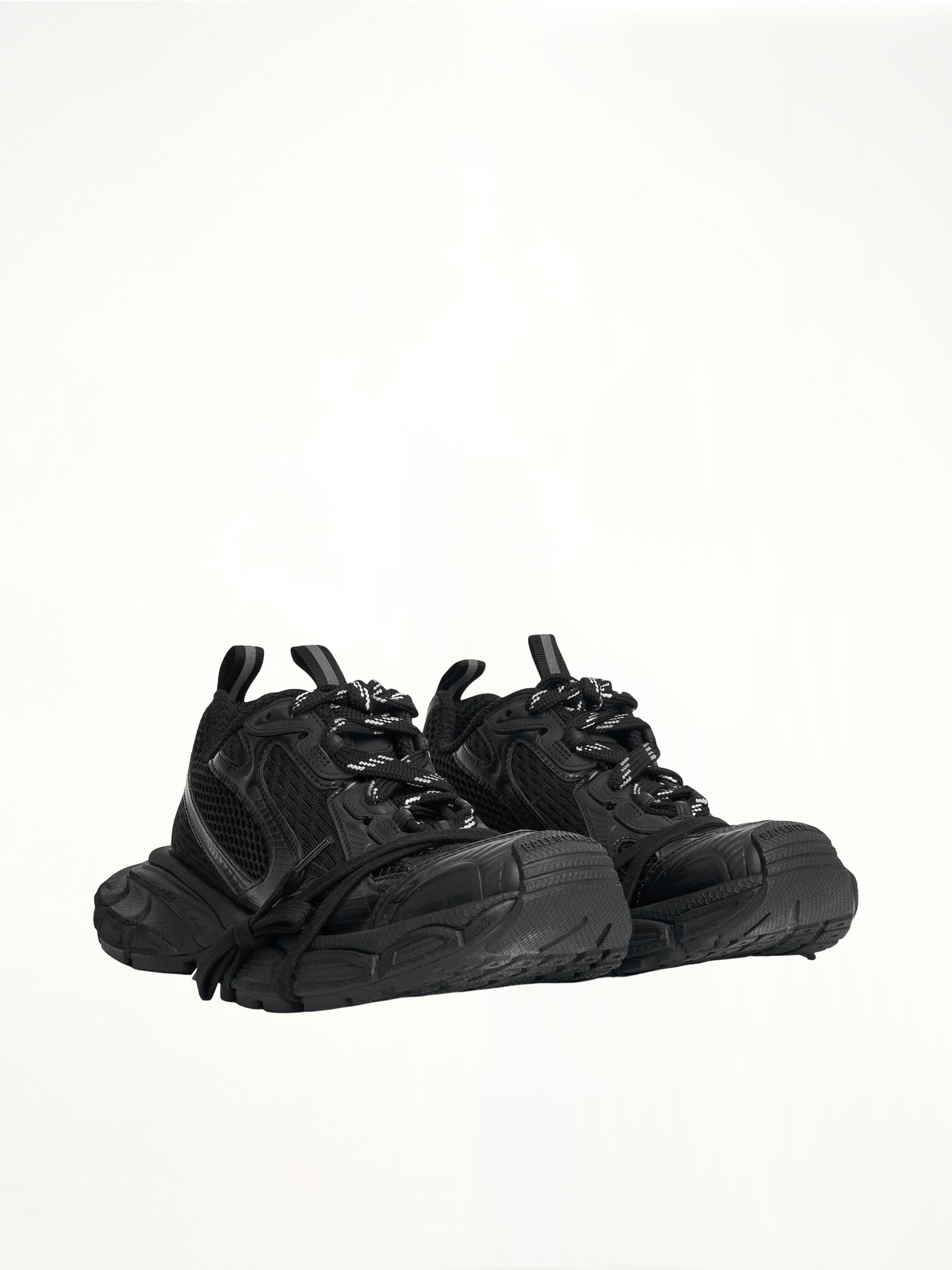Women 3XL Sneaker in Black Front View | BALENCIAGA