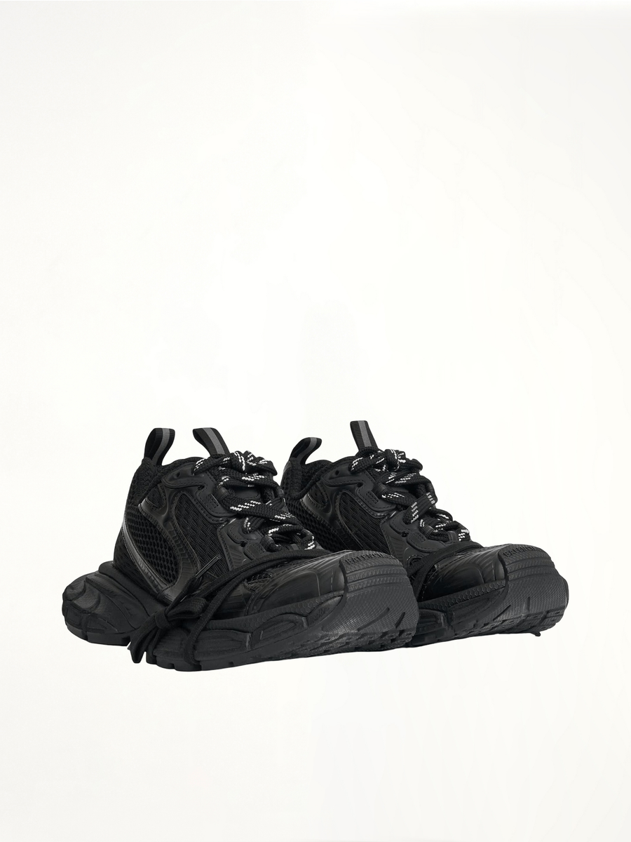 Women 3XL Sneaker in Black Front View | BALENCIAGA