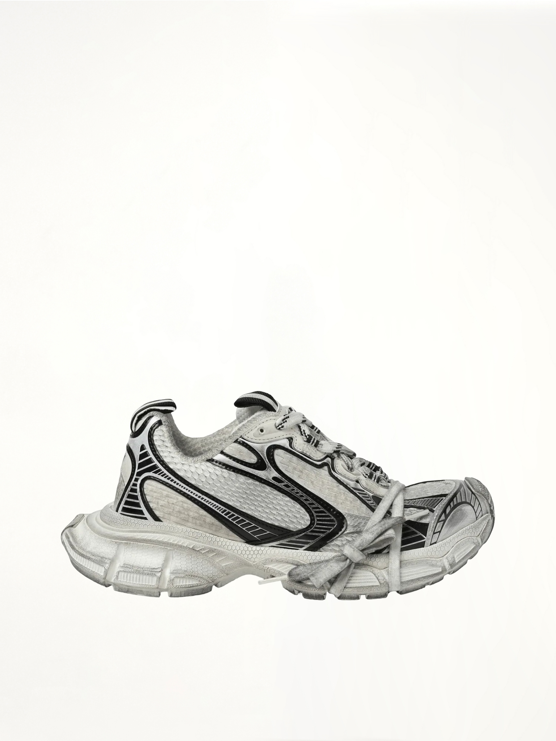 3XL Sneaker in White/Black