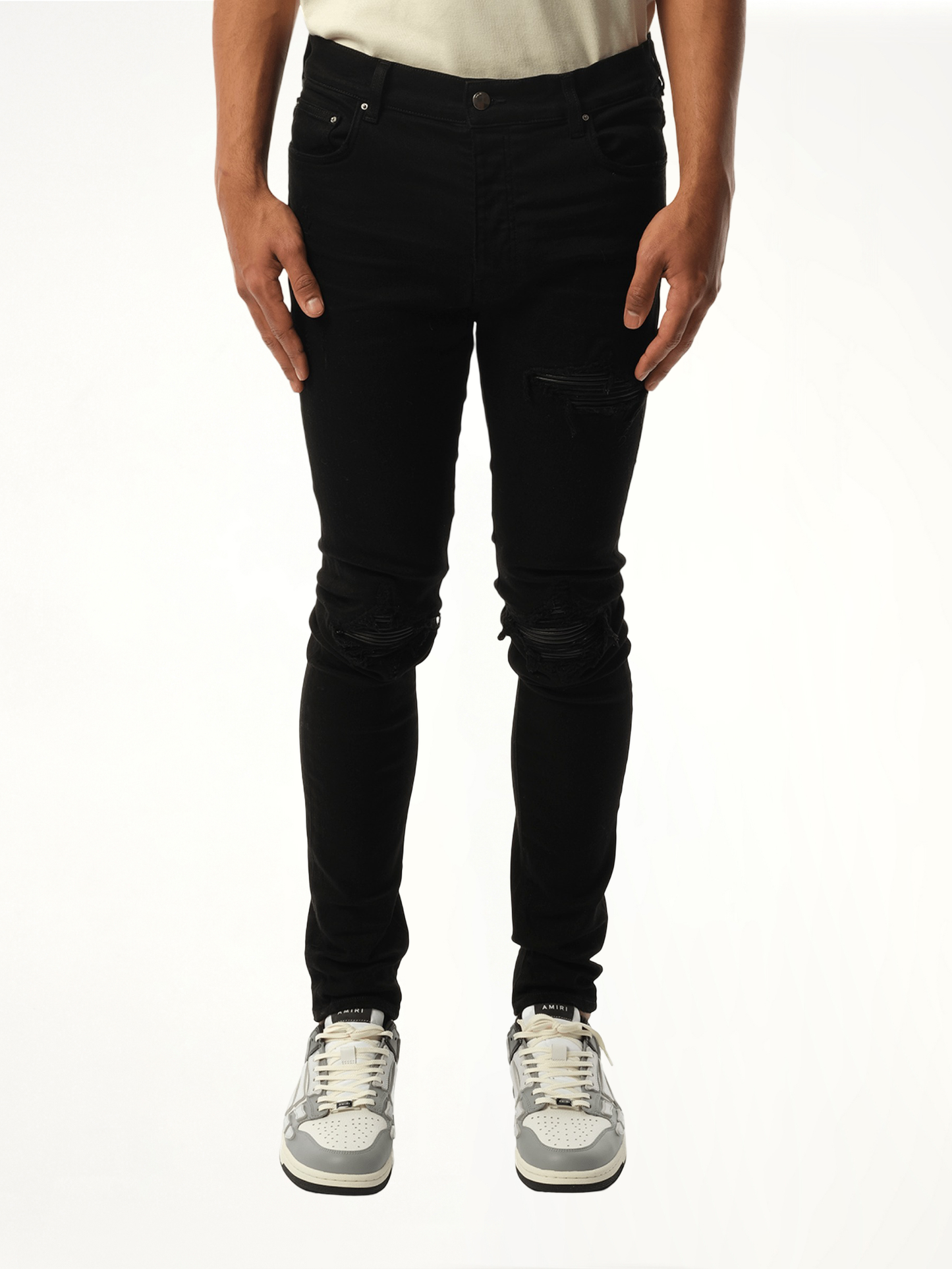 MX1 Distressed Jeans in Black