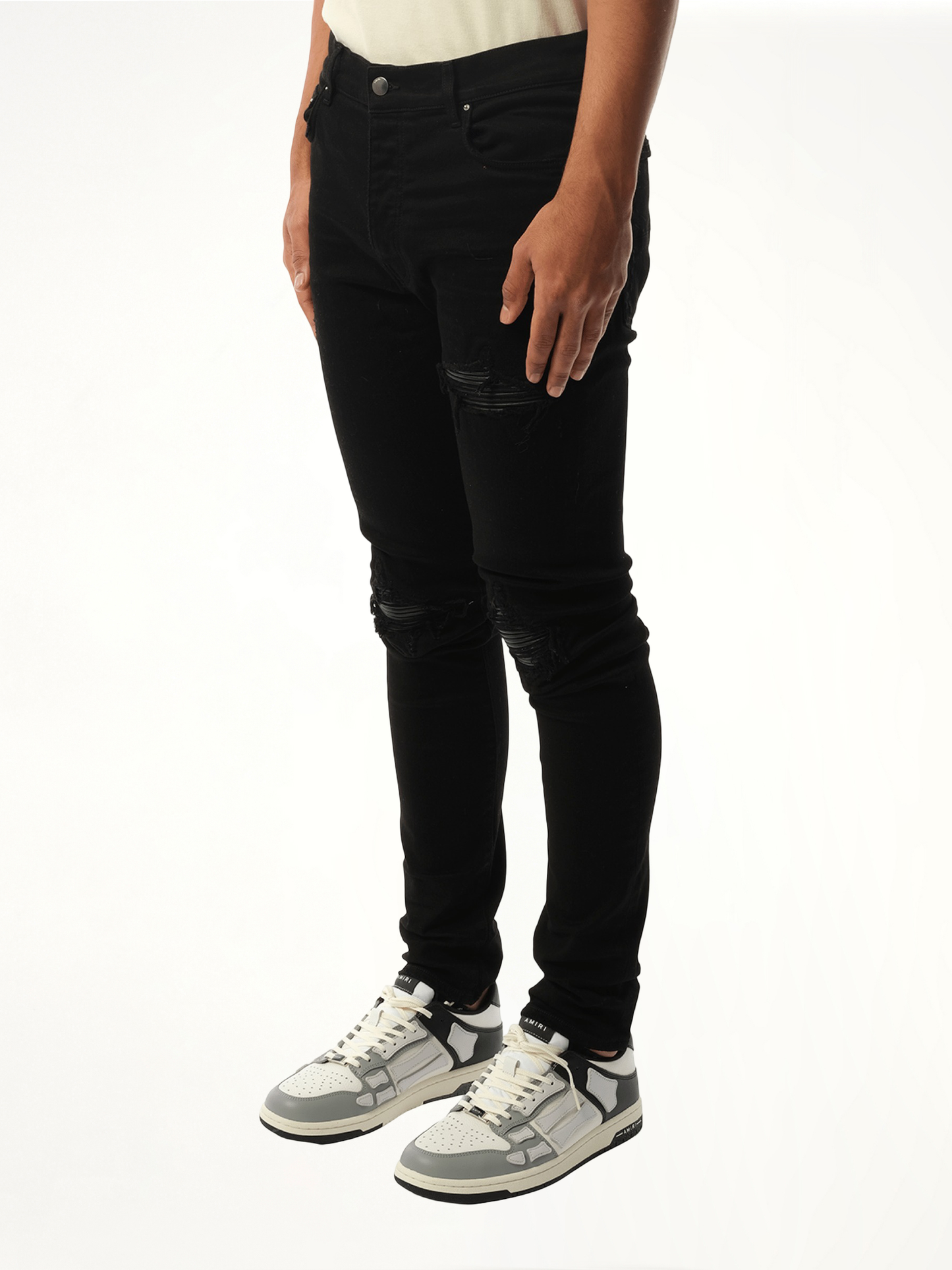 MX1 Distressed Jeans in Black