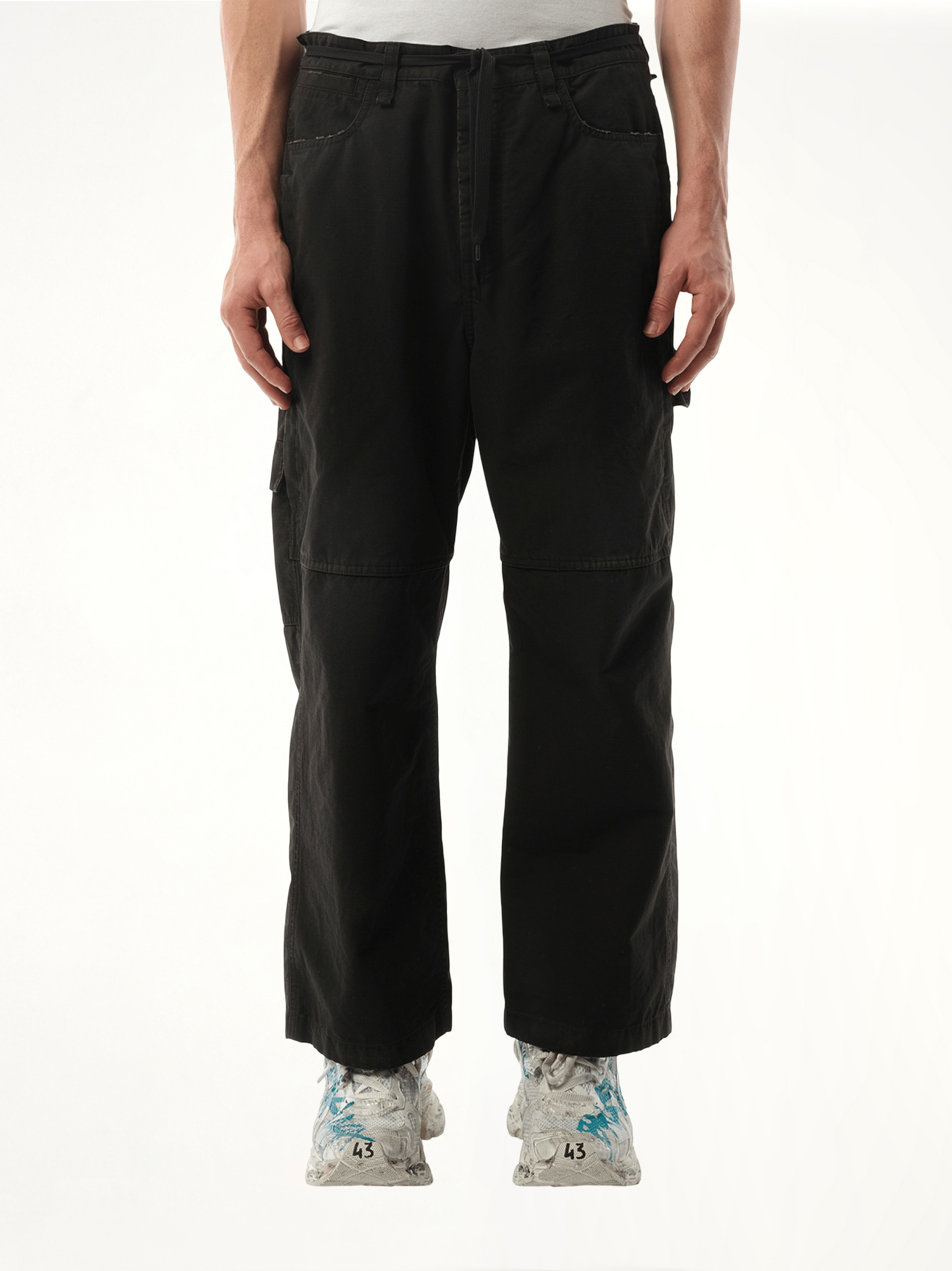 Cropped Skater Pants in Black