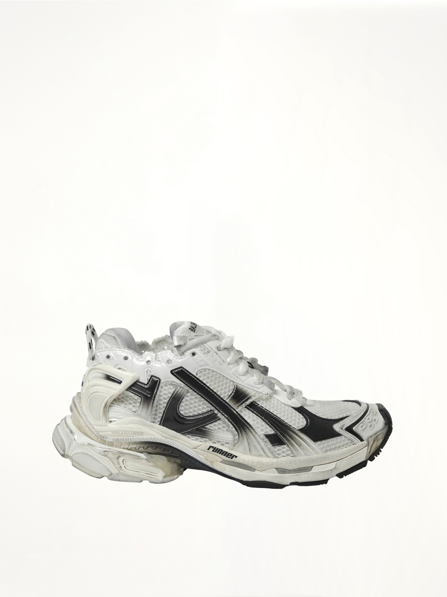 Runner Gradient Sneaker in White/Black