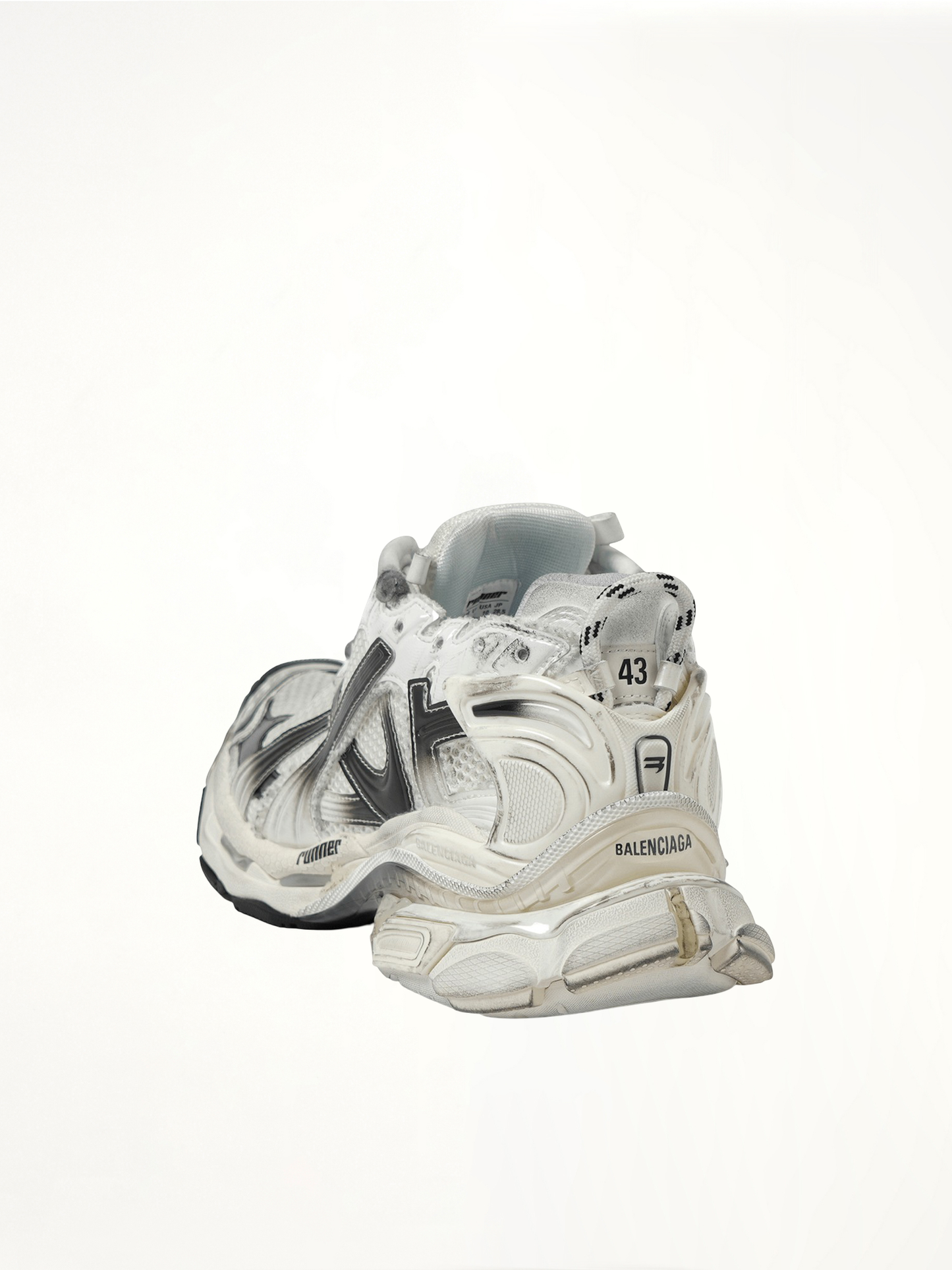 Runner Gradient Sneaker in White/Black