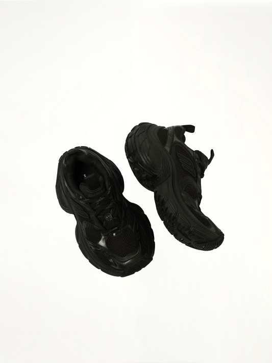 10XL Sneaker in Black