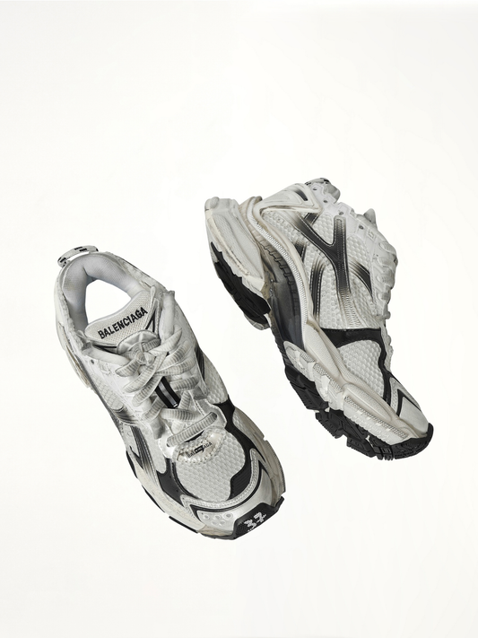 Runner Gradient Sneaker in White/Black