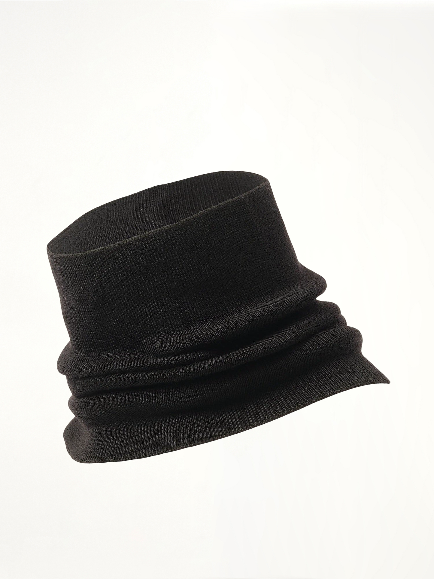 4 Stiches Neck Warmer in Black