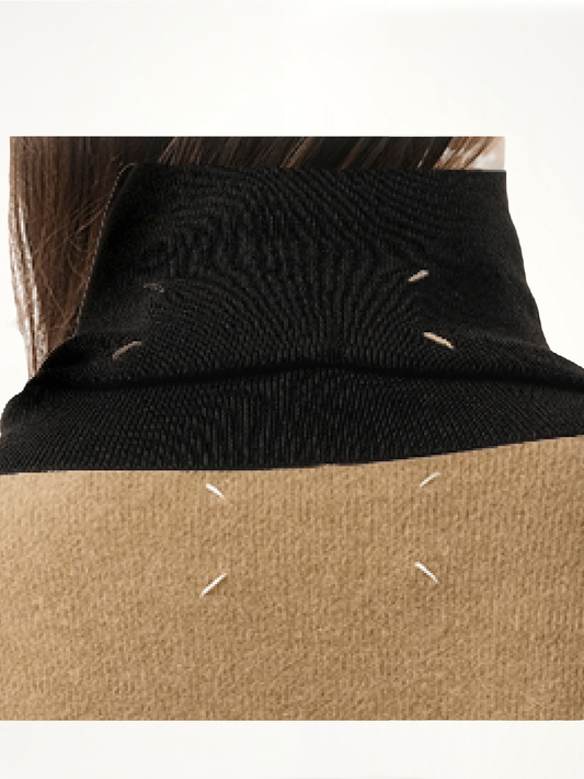 4 Stiches Neck Warmer in Black