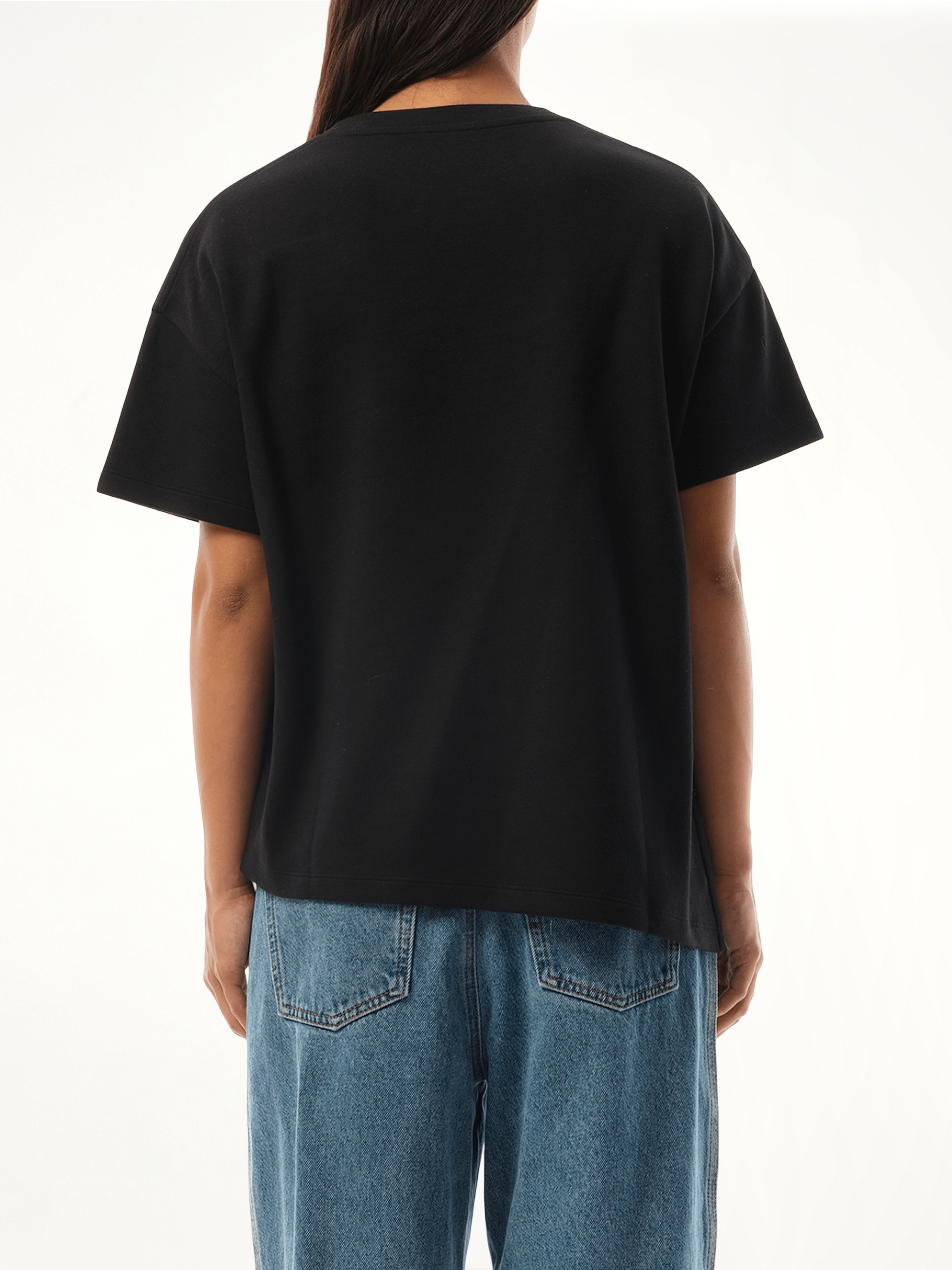 ブラックのアシンメトリックTシャツ