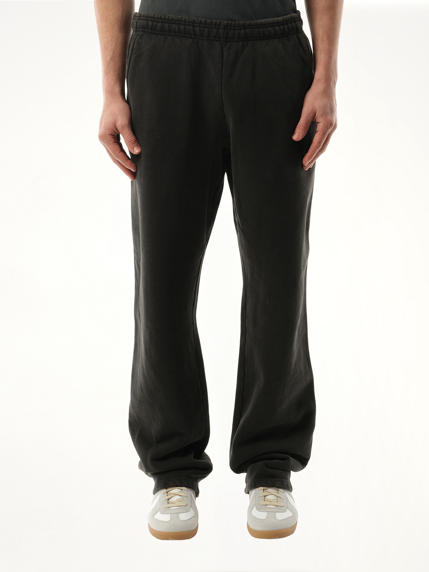 Straight-Leg Sweatpants in Washed Black