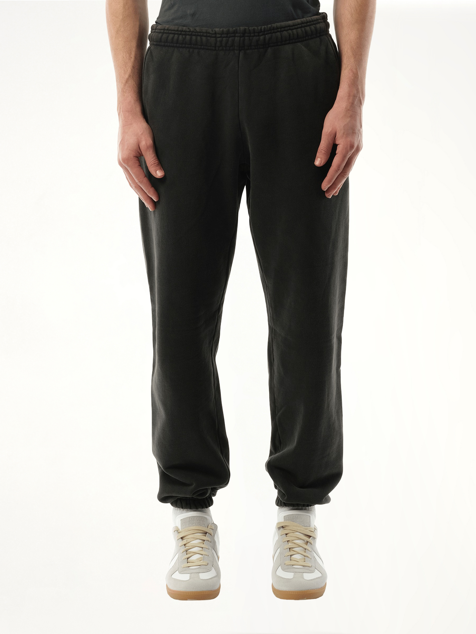 Heavy Sweatpants in Washed Black