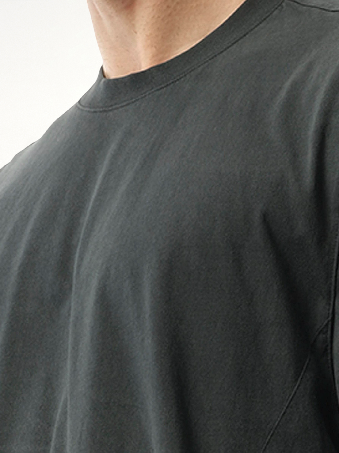 Dart T-Shirt in Washed Black