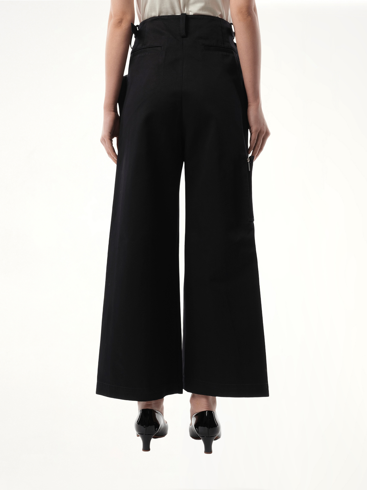 Oversized Cargo Pants in Black