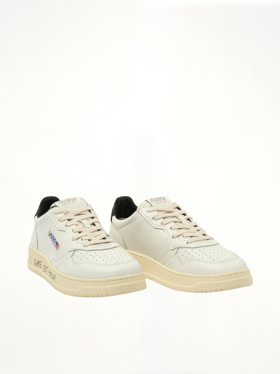 Medalist Low Game Set Sneakers in White/Black Front View | AUTRY