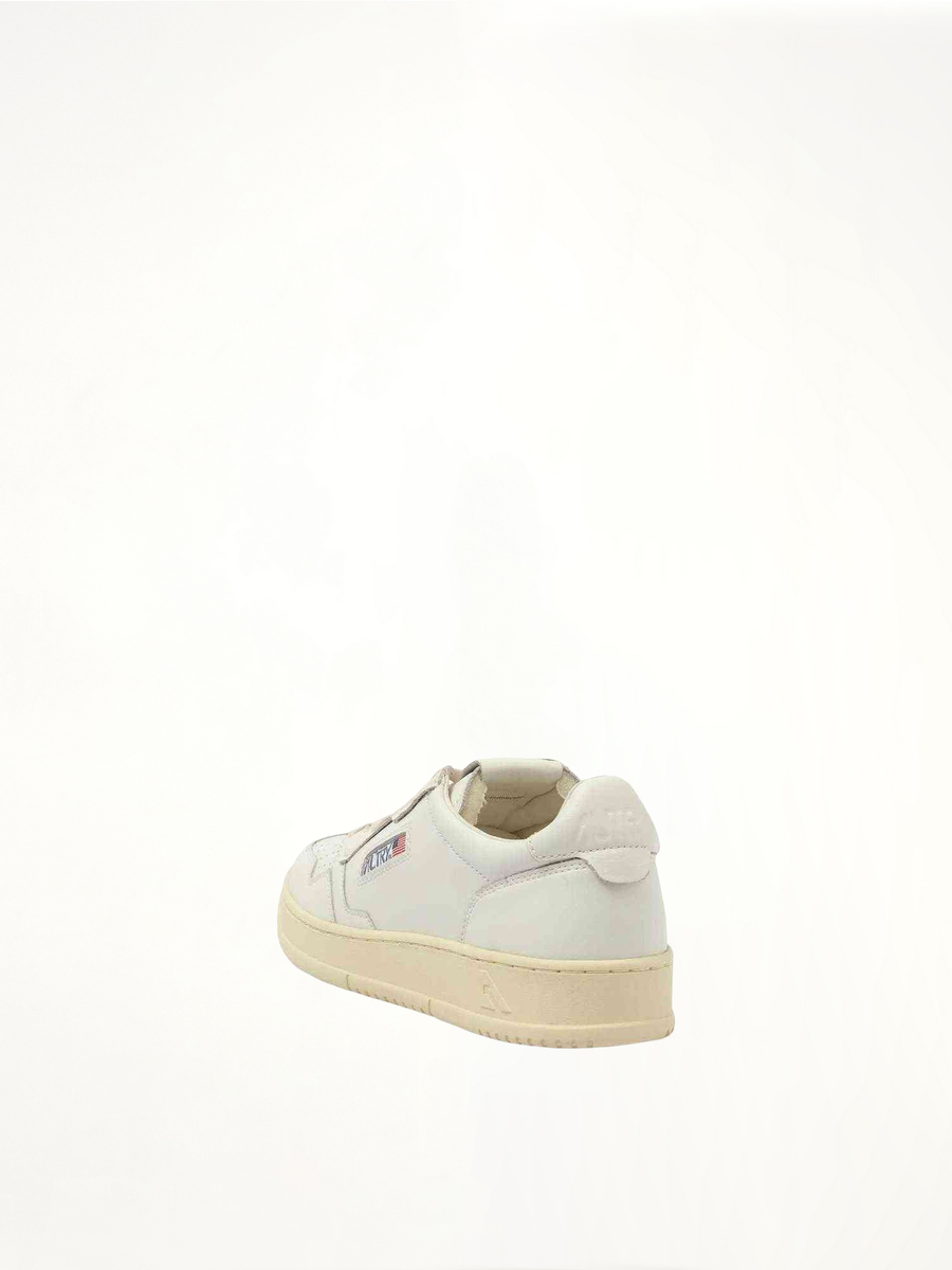 Medalist Low Sneakers in White/White Back View | AUTRY
