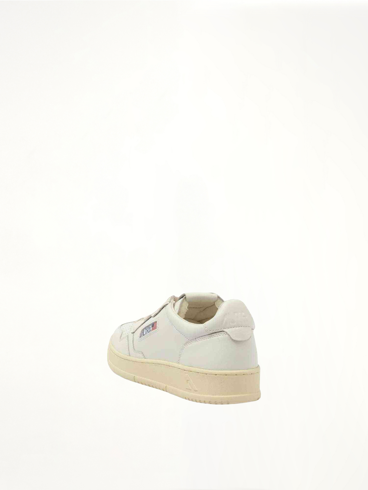 Medalist Low Sneakers in White/White