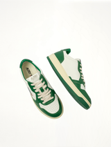 Medalist Low Bicolour Sneakers in White/Green Top View | AUTRY
