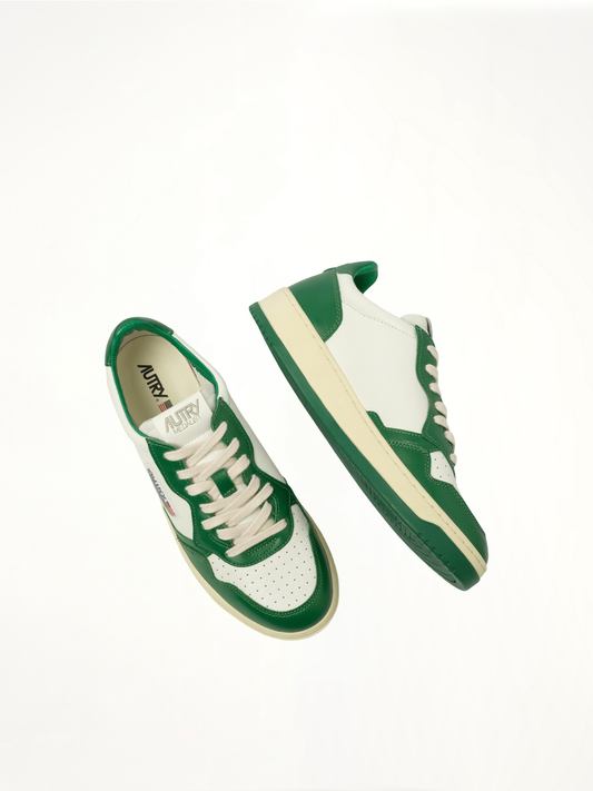 Medalist Low Bicolour Sneakers in White/Green