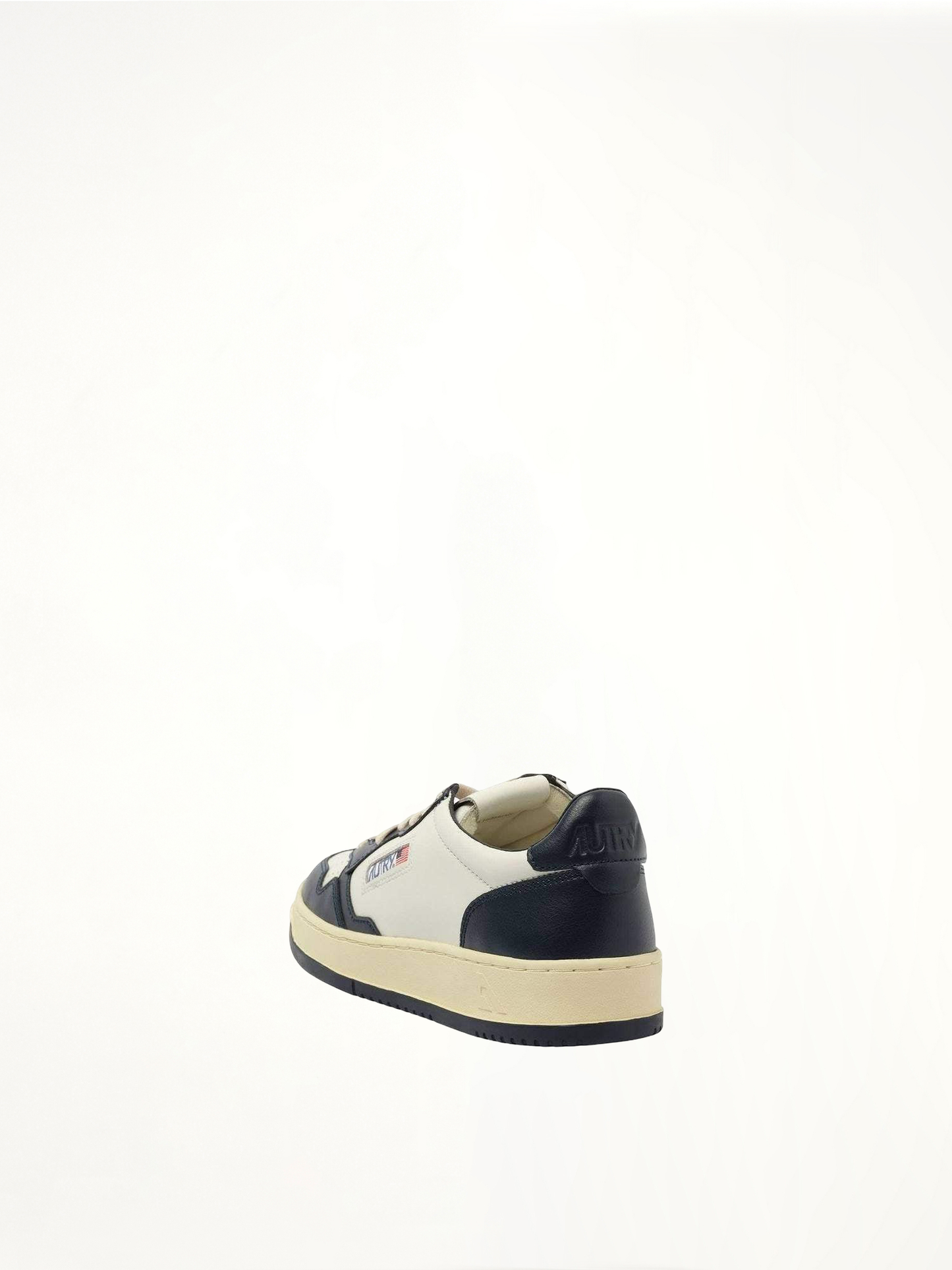 Medalist Low Bicolour Sneakers in White/Blue