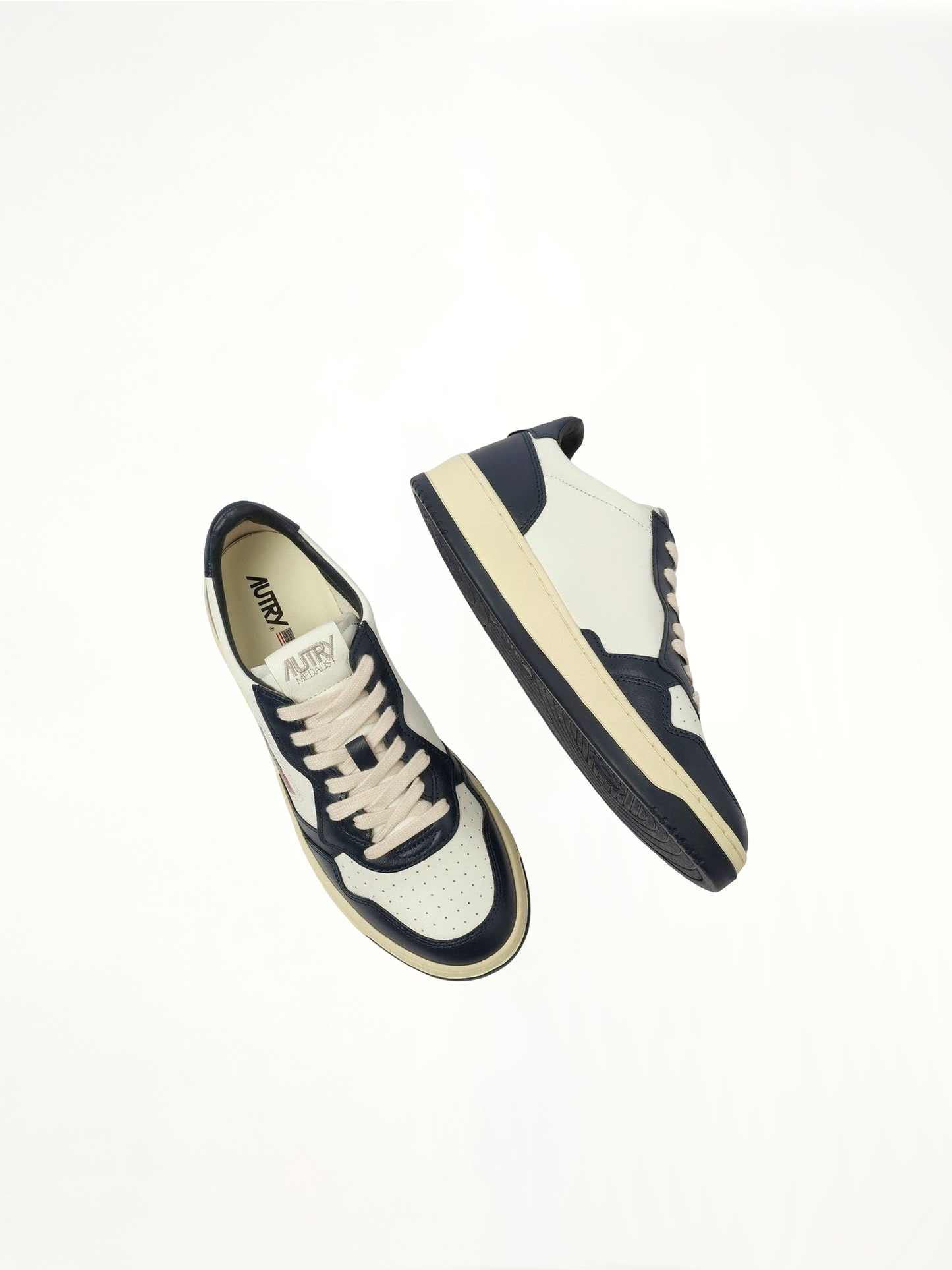 Medalist Low Bicolour Sneakers in White/Blue