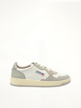 Medalist Low Bicolour Sneakers in White/Vapor Side View | AUTRY