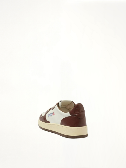 Medalist Low Bicolour Sneakers in White/Chestnut