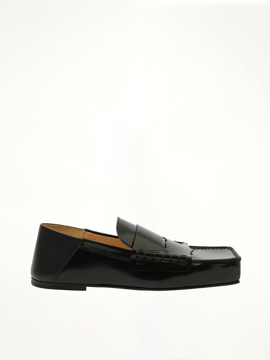 Les Moccasins Carre in Black Side View | JACQUEMUS