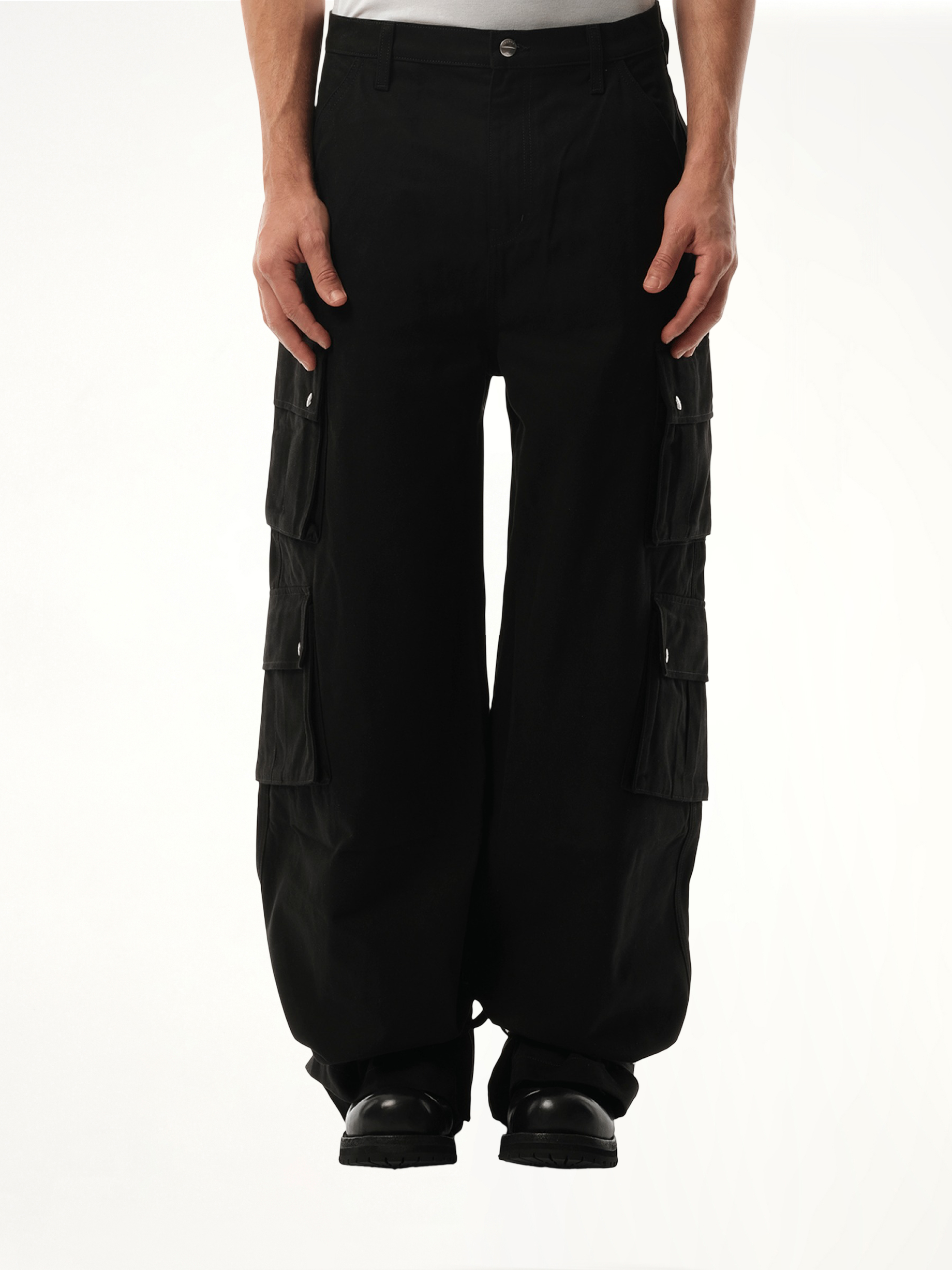 Desert Cargos in Black