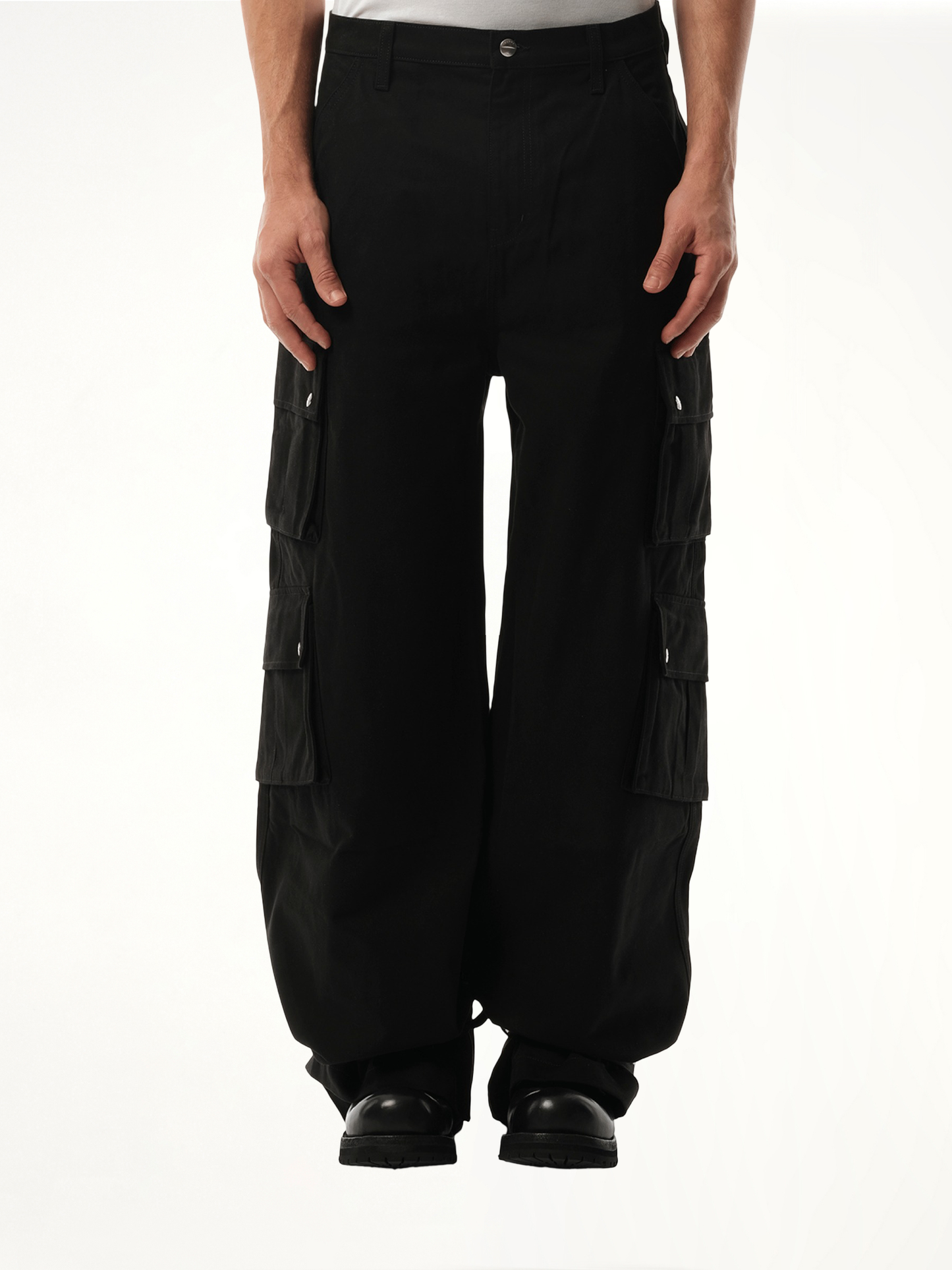 Desert Cargos in Black
