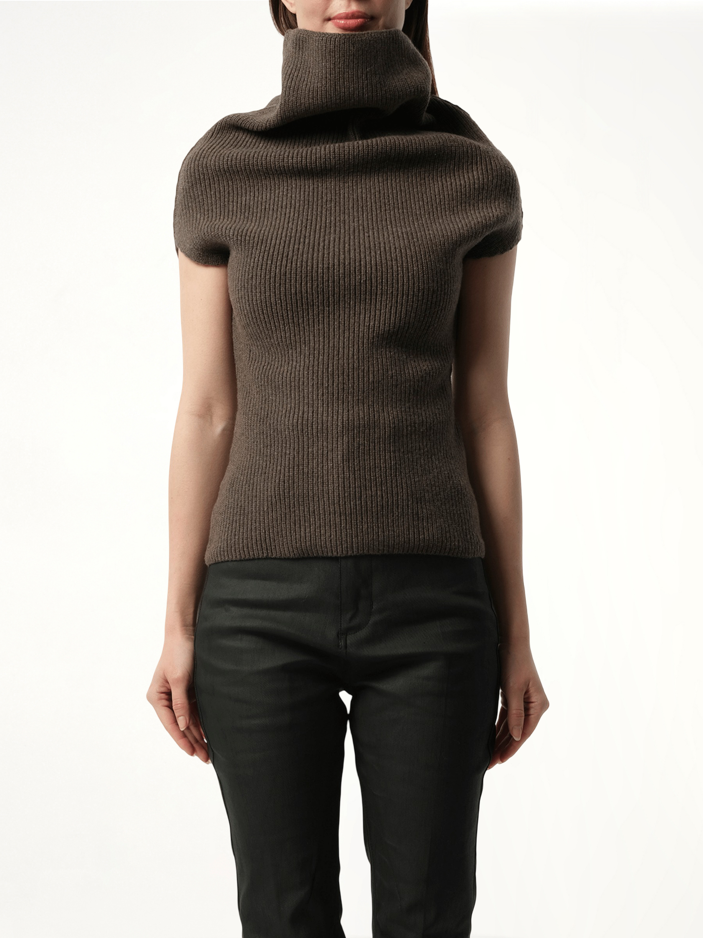 Sleeveless Crater Knit Sweater in Dust