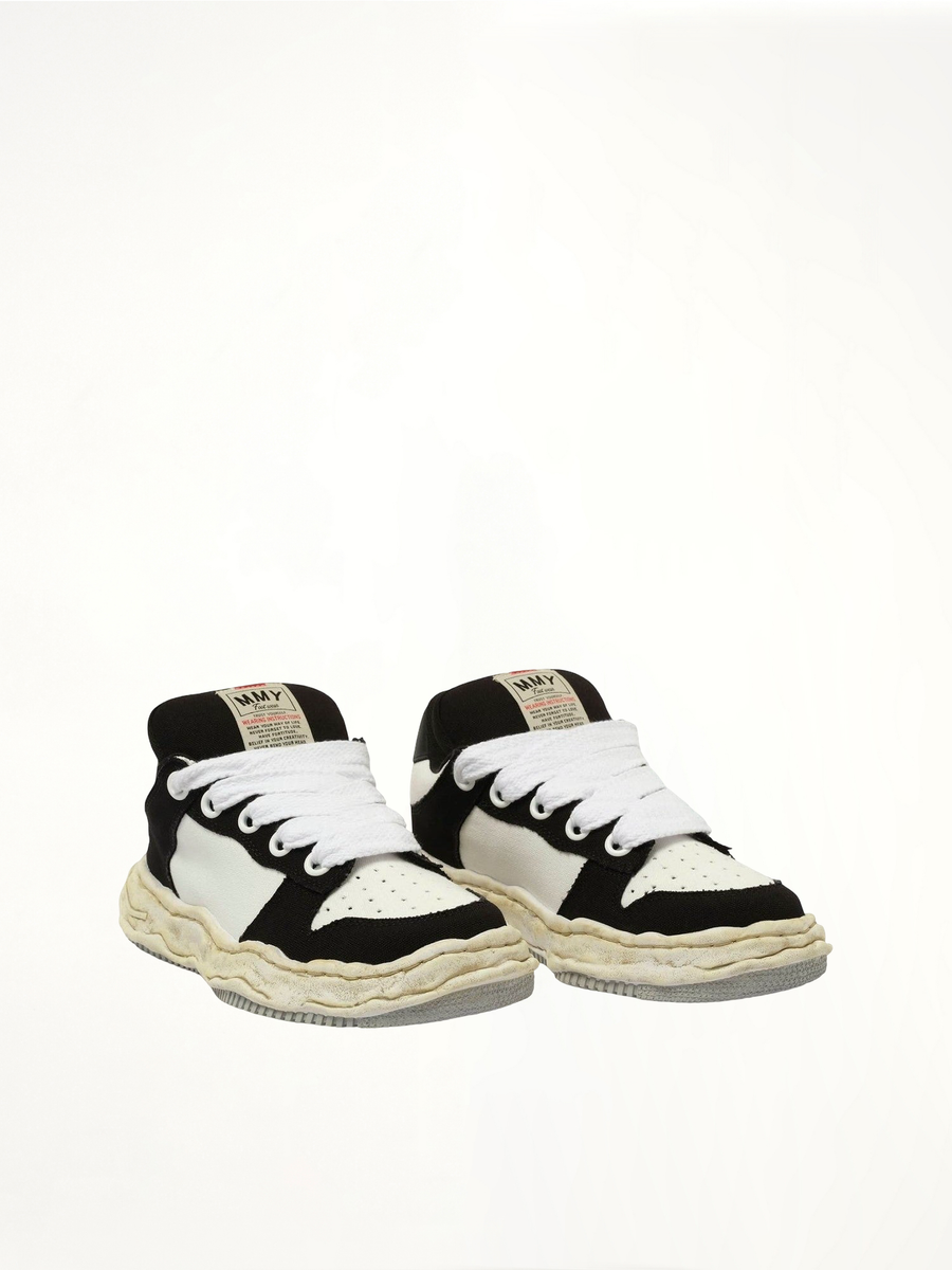 WAYNE OG Puffer Sneaker in Black/White Front View | MAISON MIHARA YASUHIRO