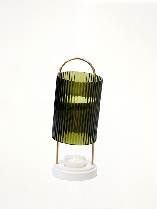 La Promeneuse Candle Cover